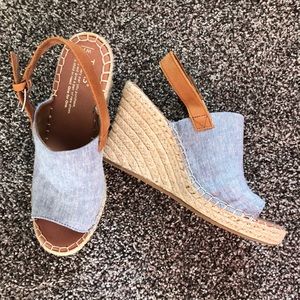 Tom’s size 7W never worn